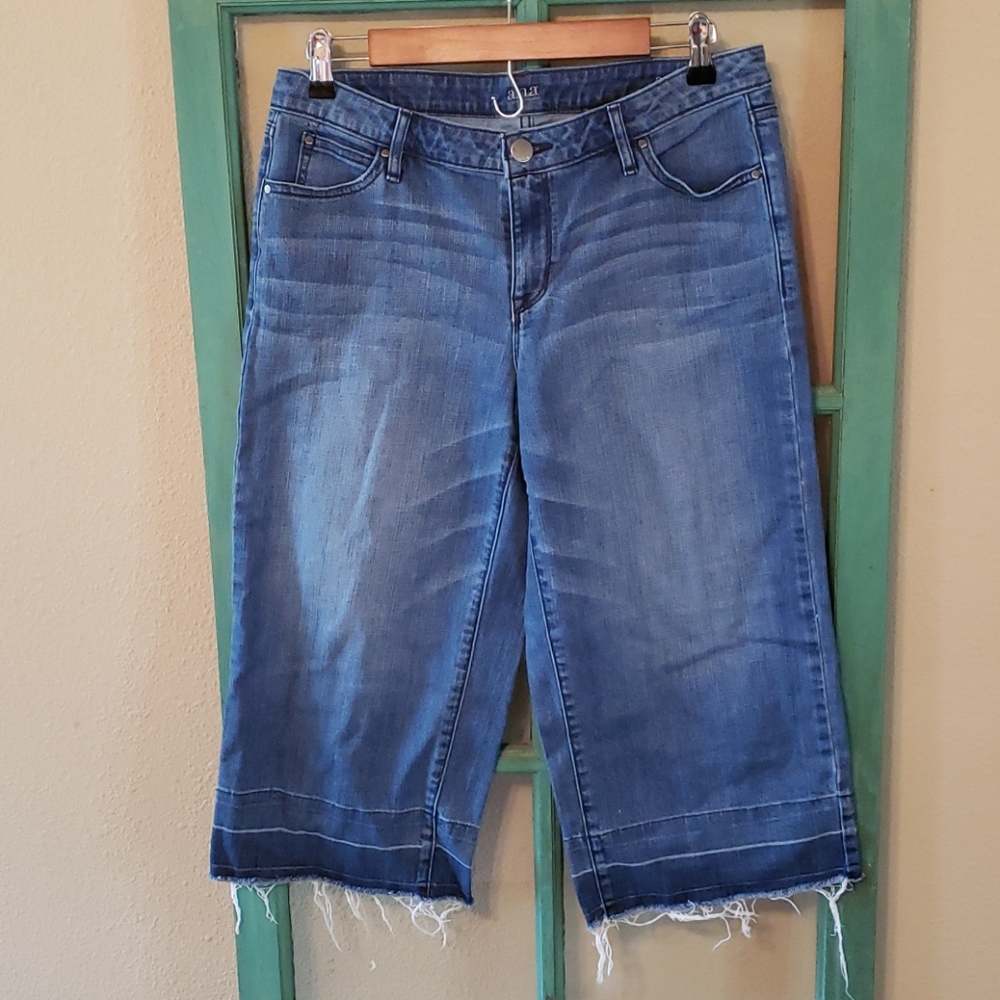 A.N.A womens 28/6 fun and flare capri jeans!